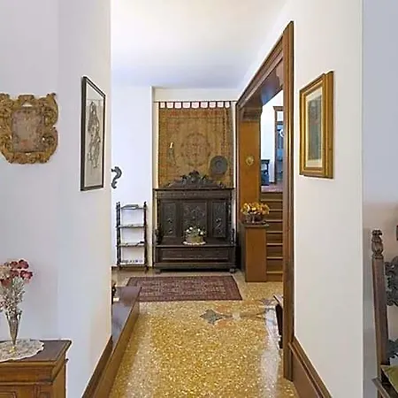 Lisetta לינה וארוחת בוקר
